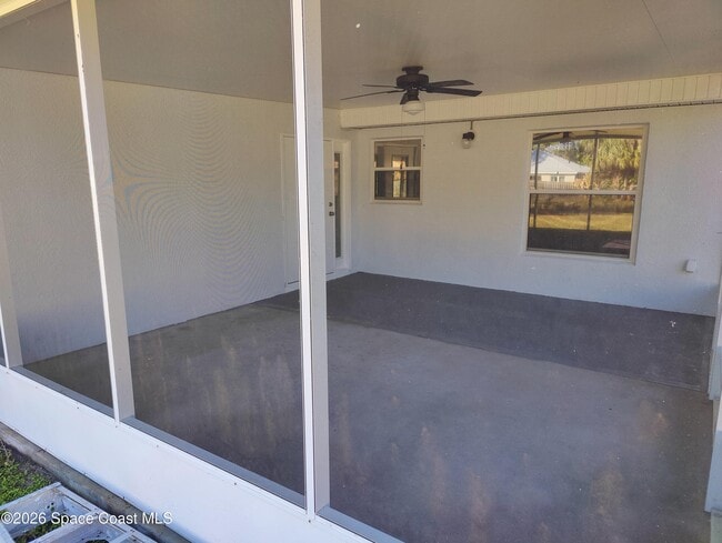 Building Photo - 219 Aladdin St NE