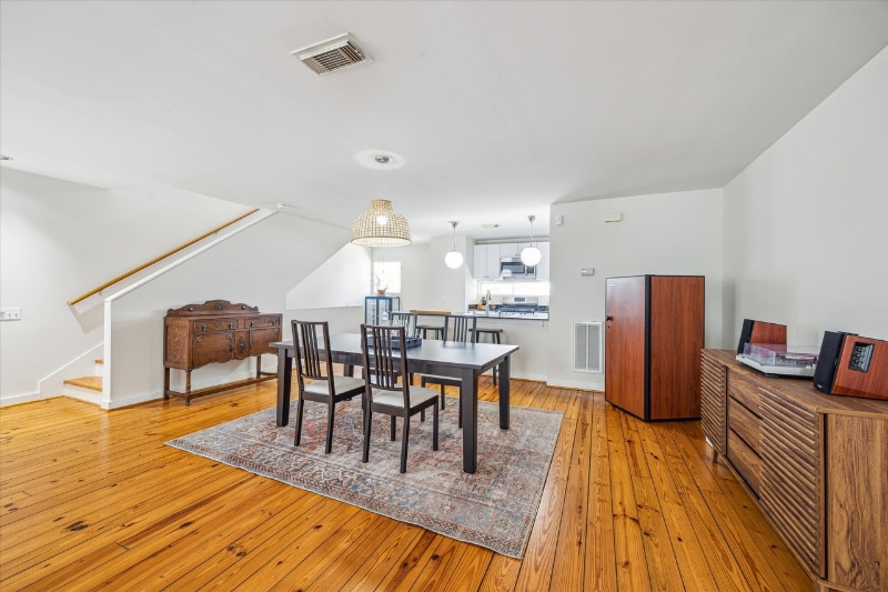 Building Photo - 2720 La Branch St