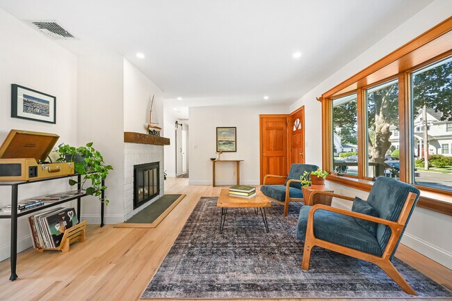 Building Photo - 8 Millard St