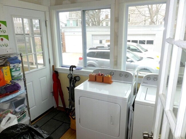 Building Photo - 51 Pearl St