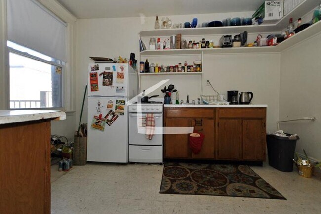 Building Photo - No Brokers Fee, No Security Deposit, Heat,...