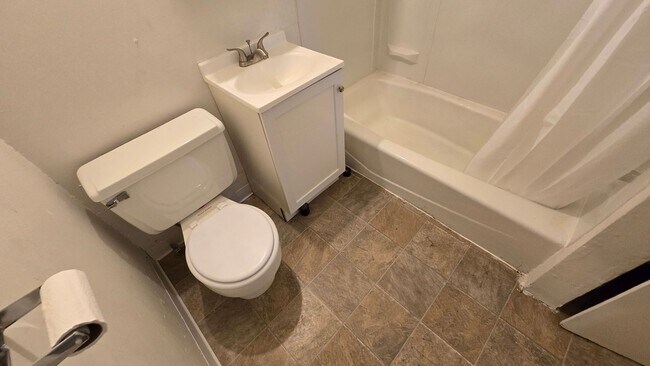 Building Photo - 908 Lafond Ave