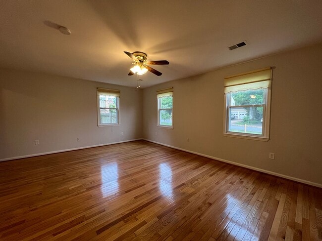 Building Photo - Delightful 1 Level 4 Bedroom Home On Exten...