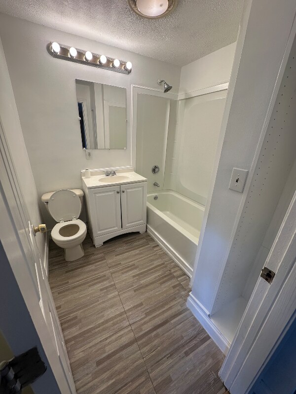 Building Photo - 15 Walker St