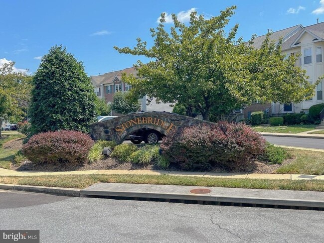 Building Photo - 7135 Ladd Cir