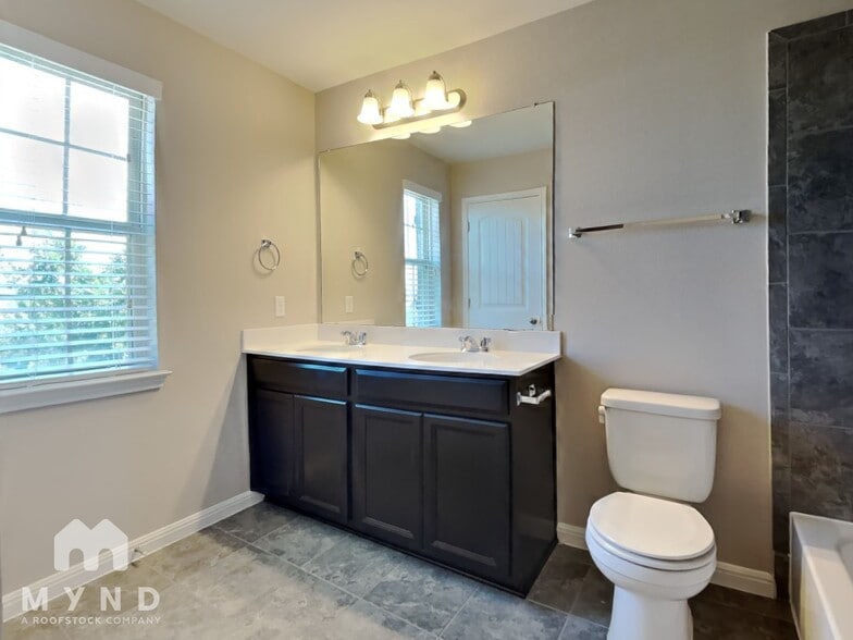 Building Photo - 125 Kavanaugh St