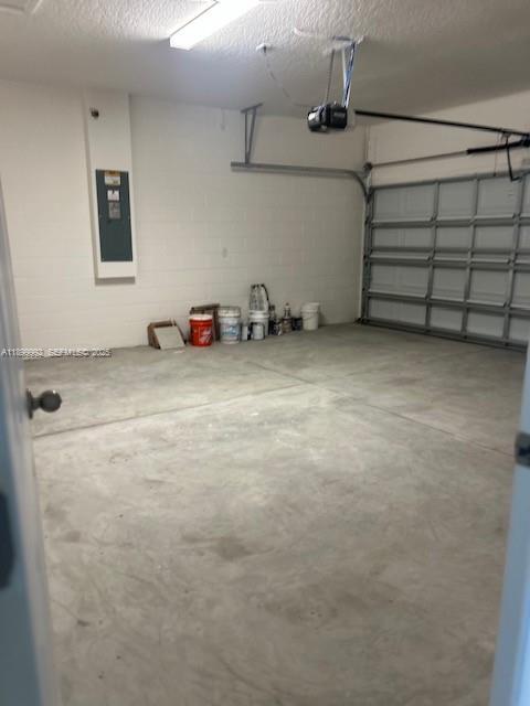 Building Photo - 271 Bottle Brush Dr