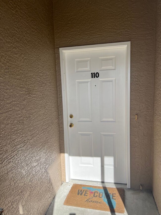 Building Photo - Villa Congress