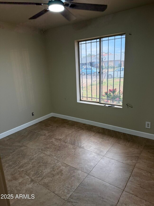 Building Photo - 1516 W Pueblo Ave