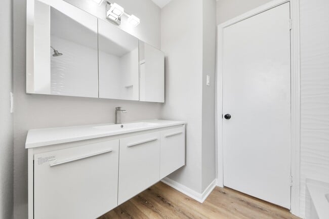 Building Photo - 9114 Spellman Rd