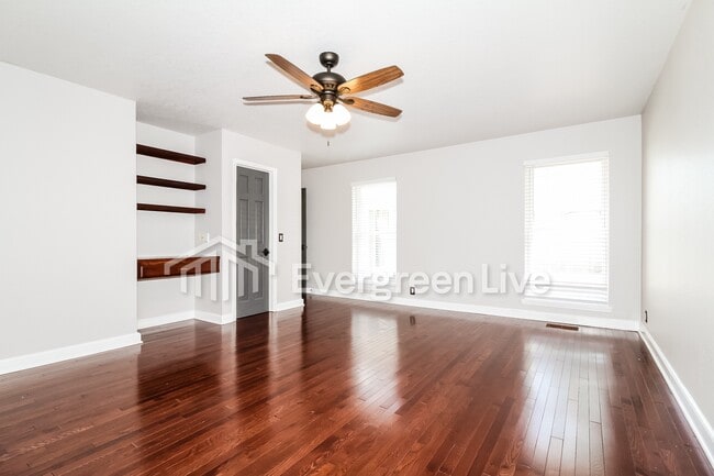 Building Photo - 2020 Sunflower St