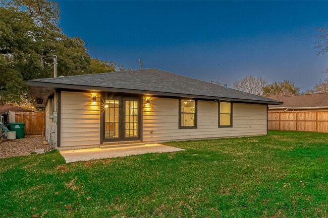 Building Photo - 2111 Nina Lee Ln