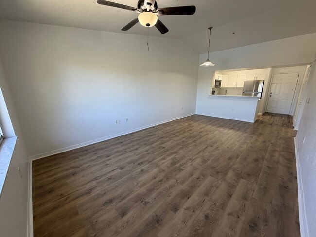 Building Photo - ANNUAL RENTAL - KEY ROYAL CONDO -THIRD FLOOR- 2 BED-1 BATH