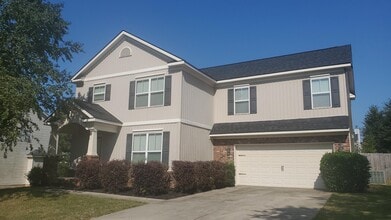 Building Photo - 1423 Summit Way