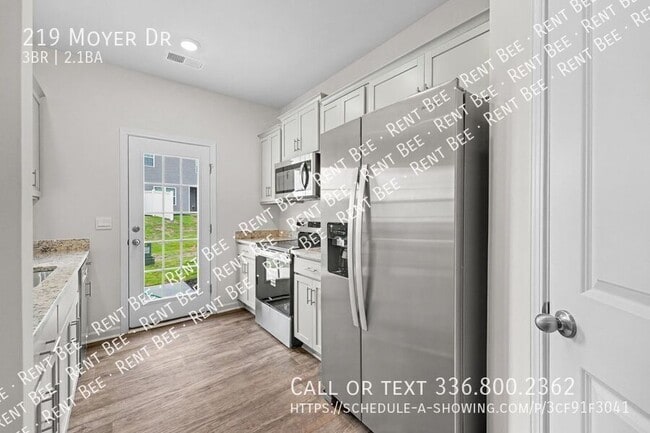 Building Photo - 219 Moyer Dr