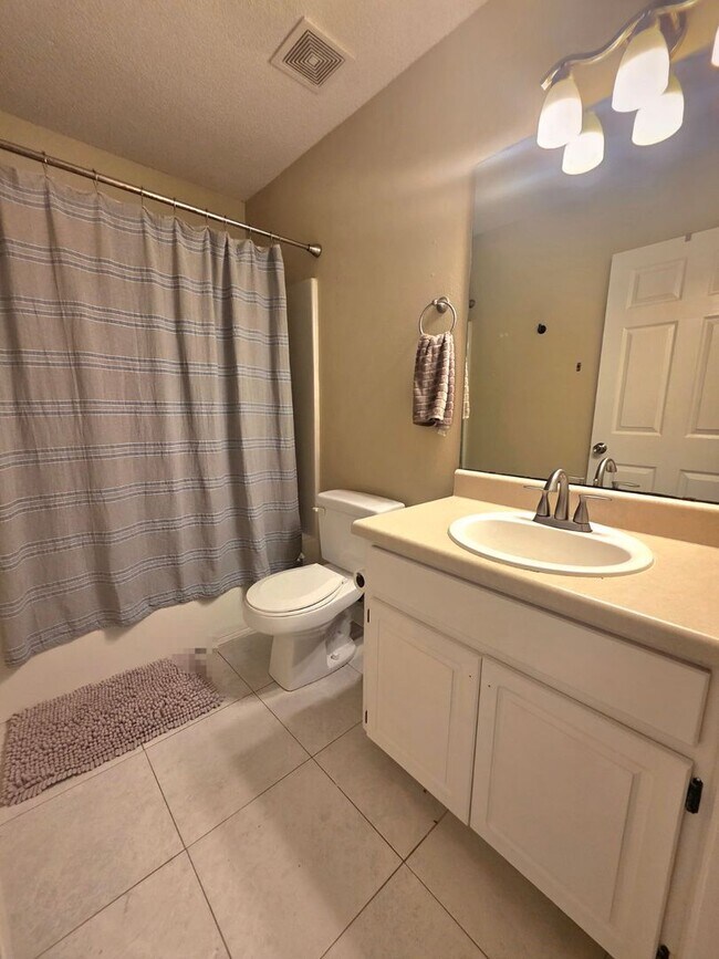 Building Photo - 5079 Cassia Dr