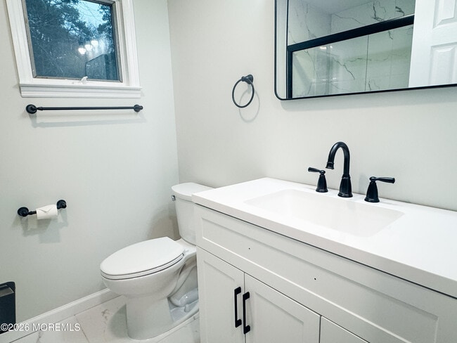 Building Photo - 827 Rogers St