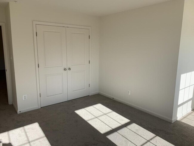 Building Photo - 101 Trails Way