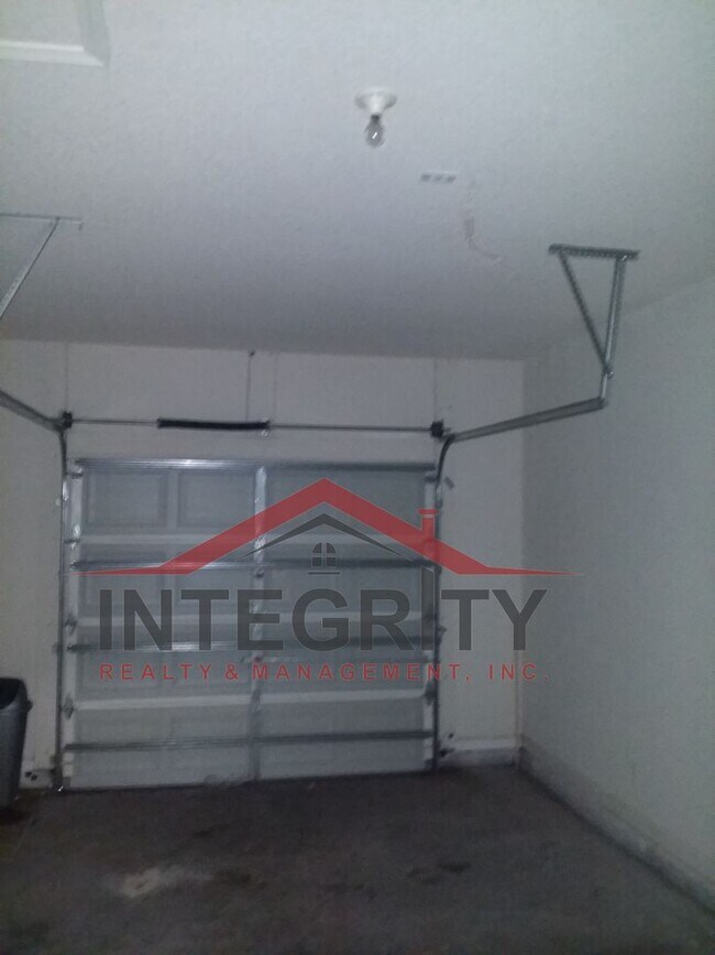 Building Photo - 2 bed/2 bath townhome in Timothy Landing