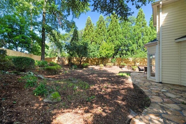 Building Photo - 1560 Oak Park Cove