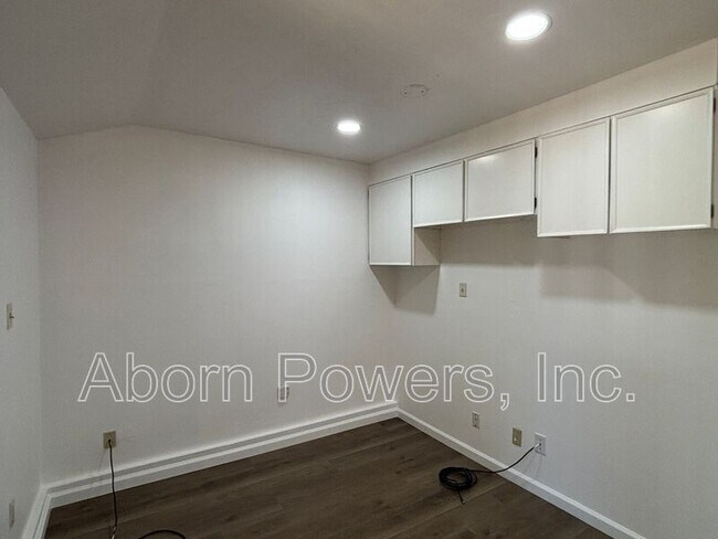 Building Photo - 3173 Ridge Ct