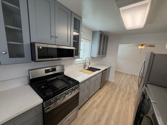 Building Photo - Charming Remodeled 3 Bedroom / 2 Bathroom ...