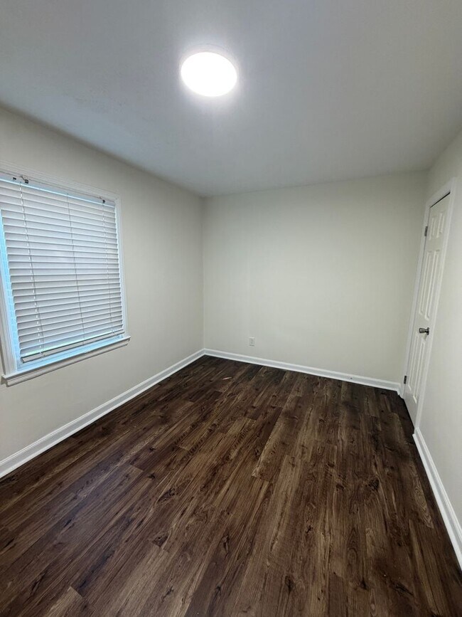 Building Photo - 2866 North Glen Drive, Columbus, OH — 2 Bed / 1 Bath — Fully Renovated!