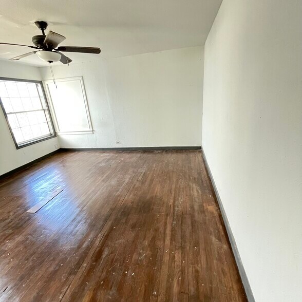 Building Photo - 208 Claremont Ave