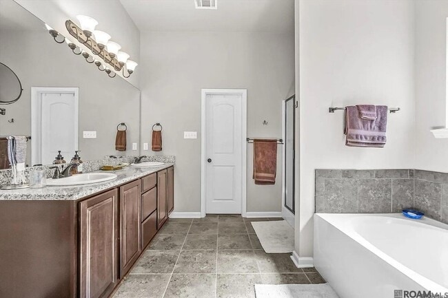 Building Photo - 8624 Arabella Ave