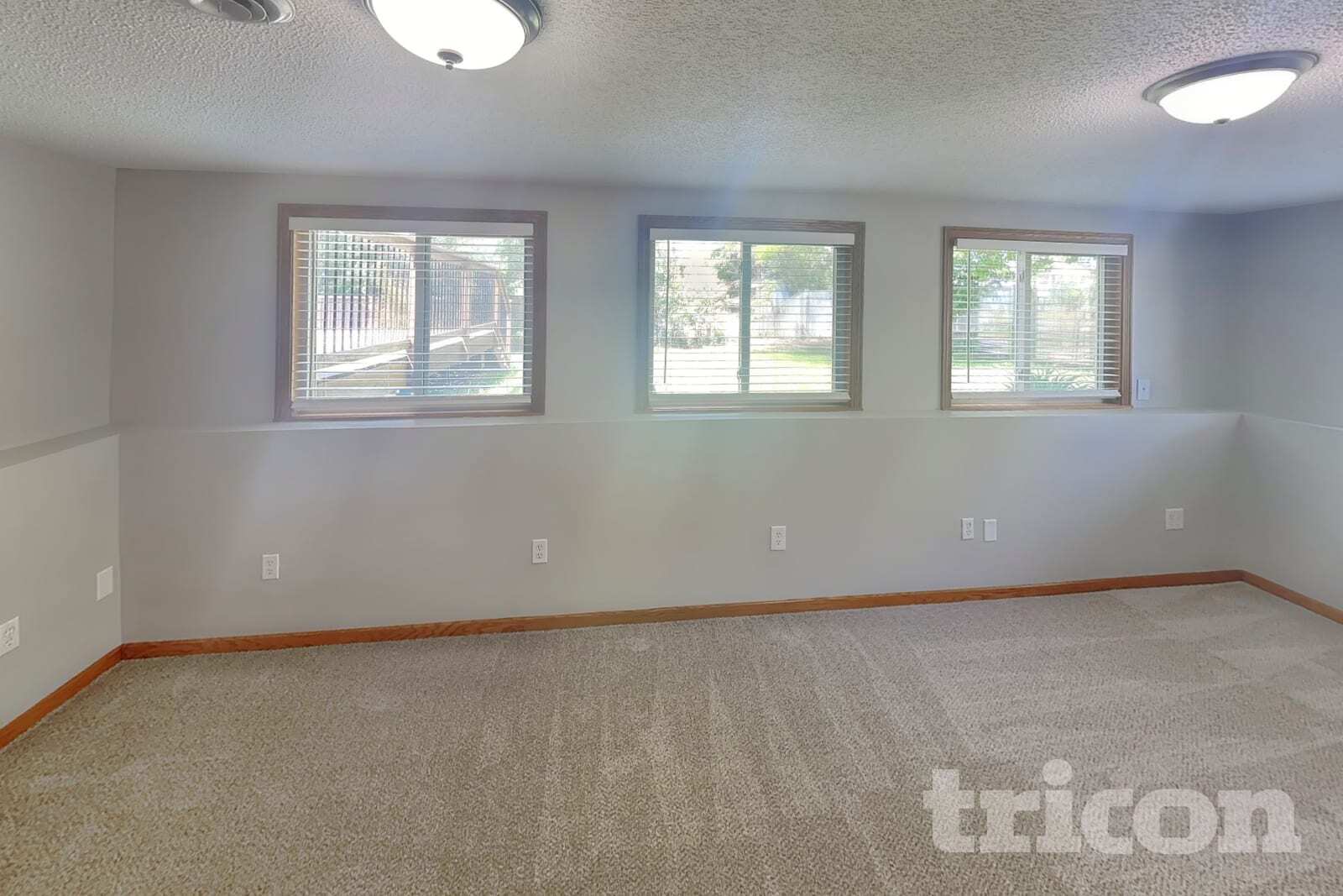 Building Photo - 13784 Yosemite Ave S