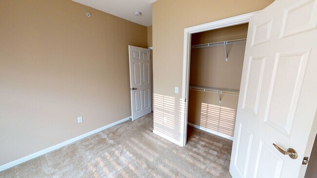 Building Photo - First Floor Rear View Three Bedroom in a Gated Community!