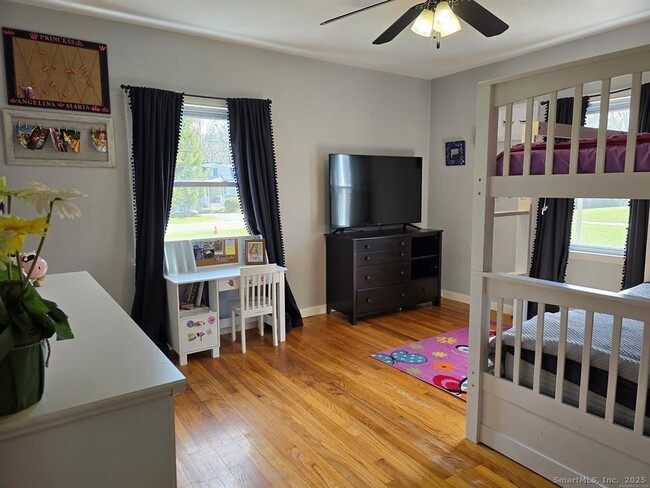 Building Photo - 856 Shagbark Dr