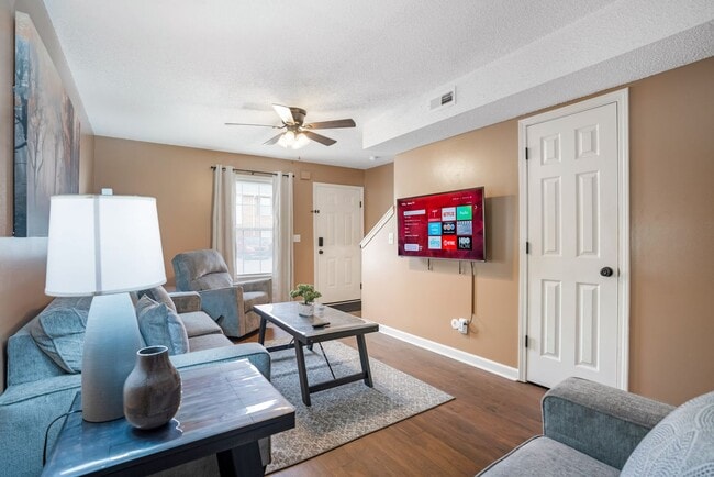 Building Photo - Hope’s Place | Cozy 2BR Condo Near Fort Campbell