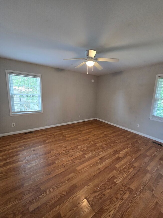 Building Photo - 6004 Shearwater Dr