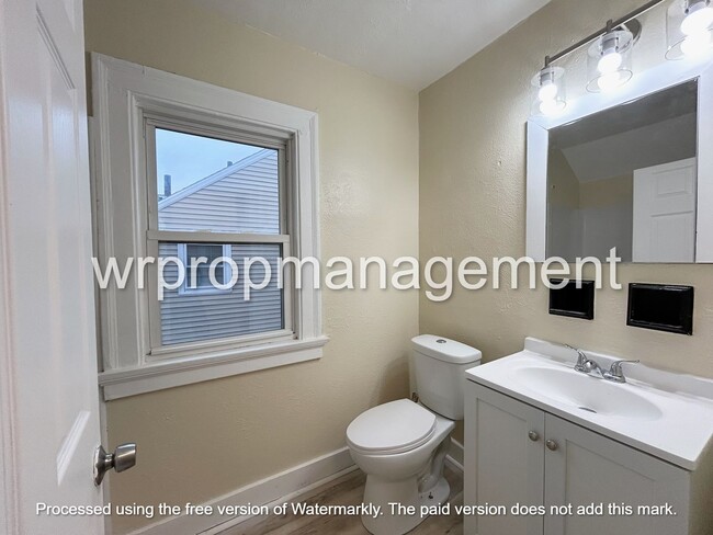 Building Photo - 4121 Kingsbury Ave