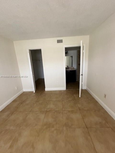 Building Photo - 911 NE 209th Terrace