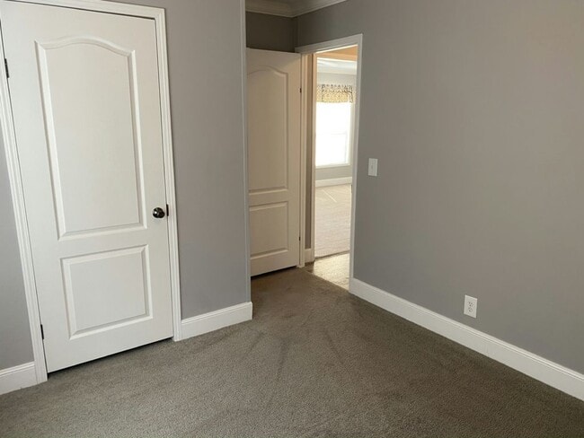 Building Photo - 507 Remann Rd