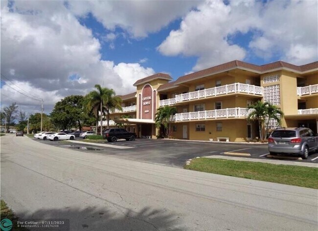 Building Photo - 4200 Crystal Lake Dr