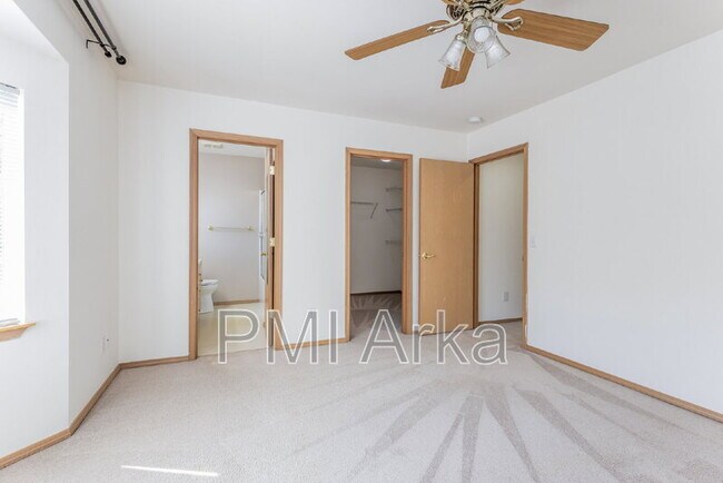 Building Photo - 10522 SE 264th St