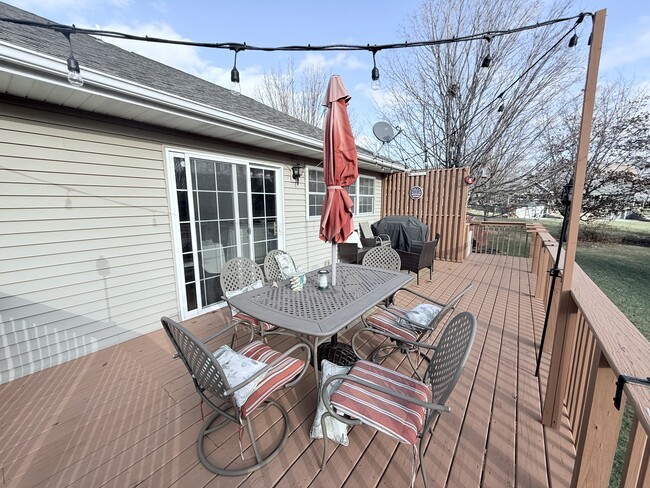 Deck - 1405 Emery Cir