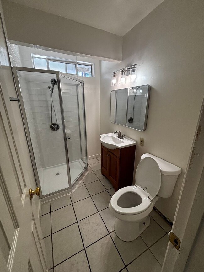 Building Photo - 735 Genevieve St