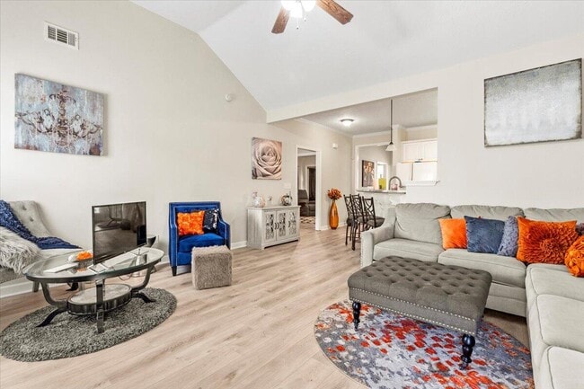 Building Photo - 676 Ventana Dr