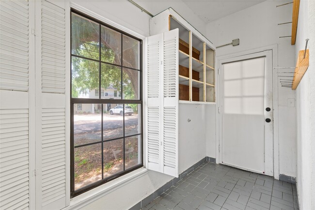 Building Photo - 30318 2nd St