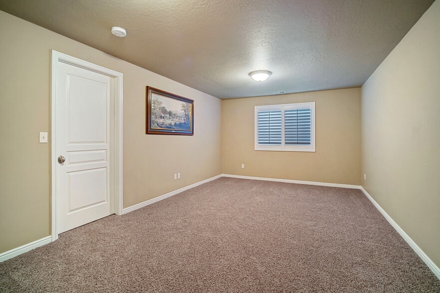 Building Photo - 66 N 205 W