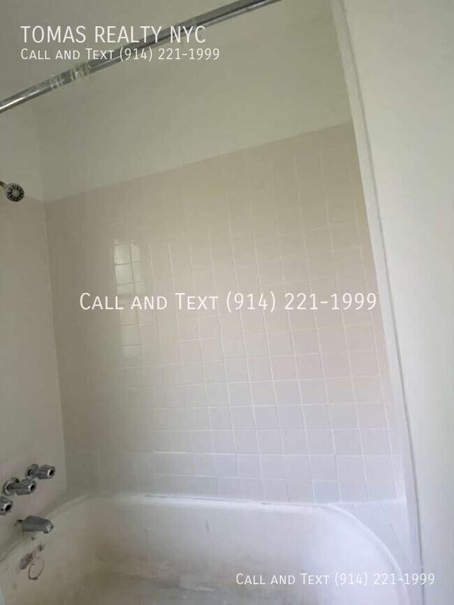 Building Photo - Tuckahoe 2A-2