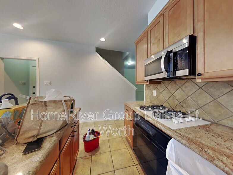 Building Photo - 13358 Roadster Dr