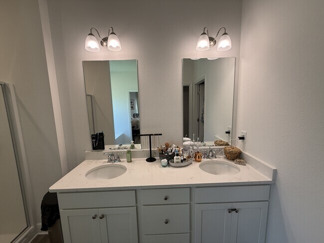 Building Photo - 319 Gray Owl Dr