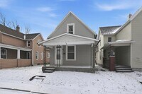 Building Photo - Freshly Renovated 3-Bedroom House - MOVE IN SPECIAL