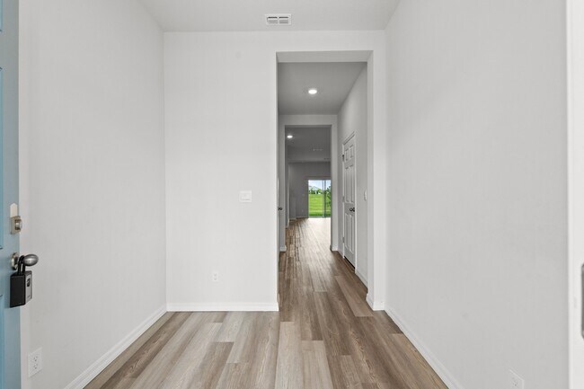 Building Photo - 12869 SW Forli Wy