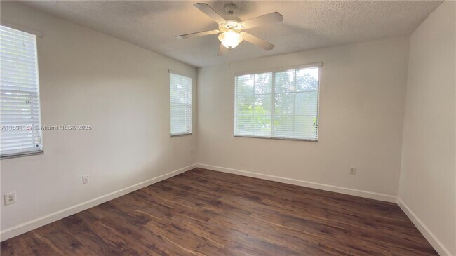 Building Photo - 2440 E Preserve Way